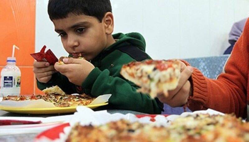 فست‌فودها؛ عامل ابتلای جوانان به سرطان